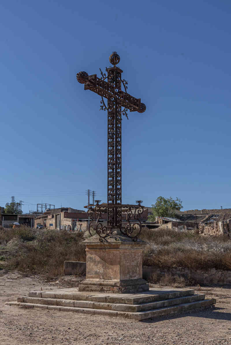 Zaragoza - Belchite 43 - Pueblo Viejo - Cruz de Todos los Caídos en la Guerra por sus Ideales